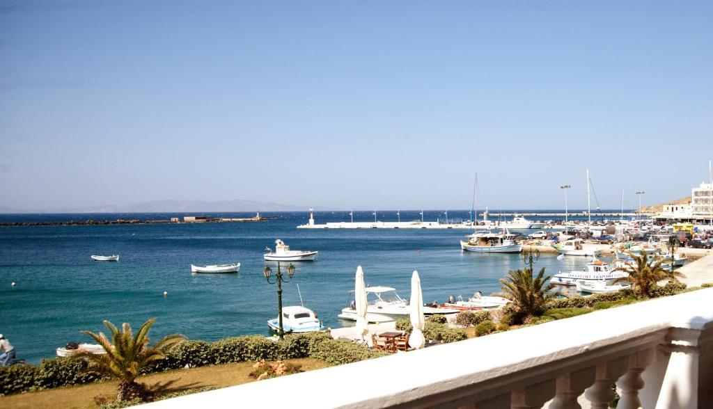 Avra Hotel Tinos Екстер'єр фото